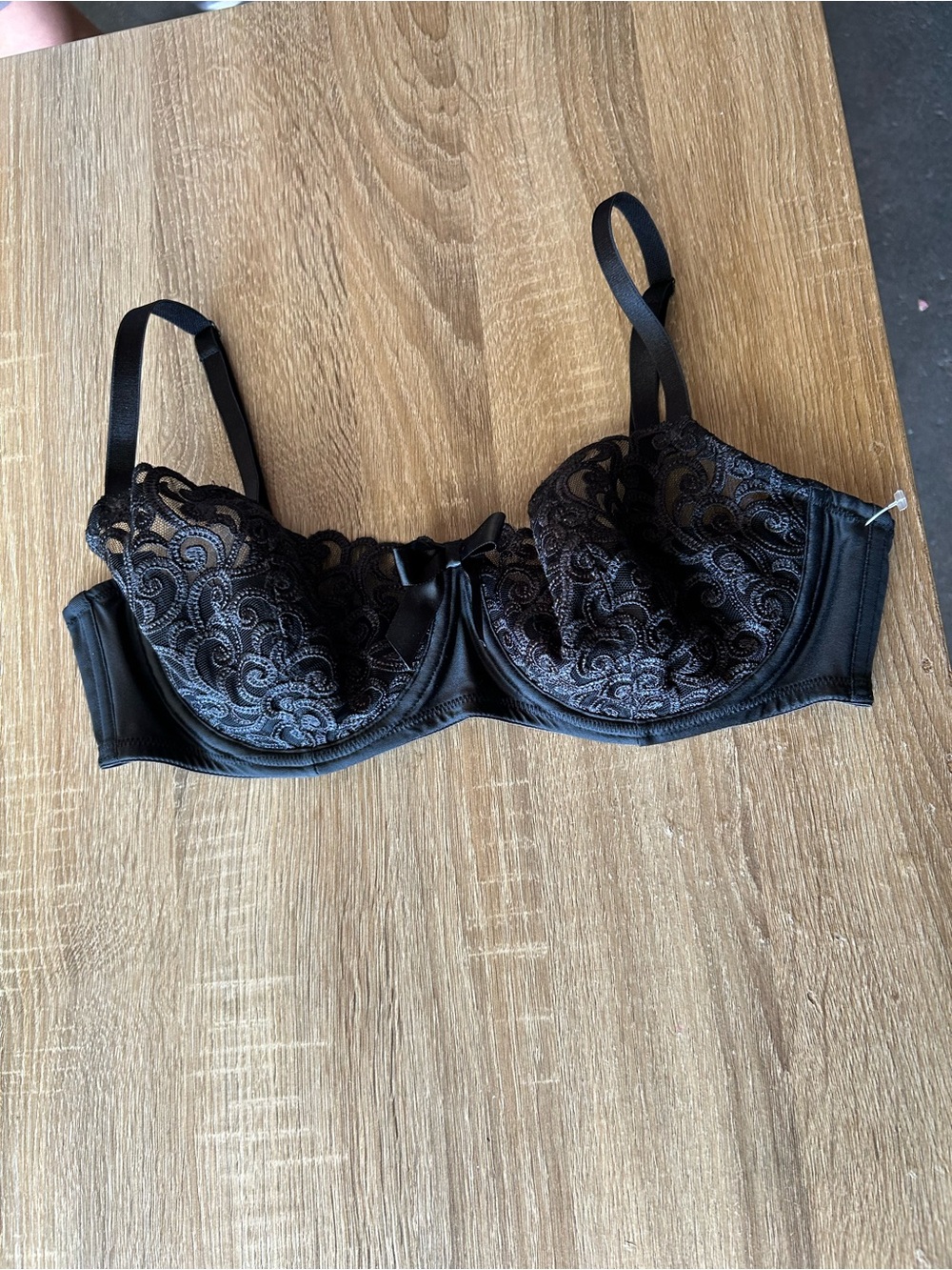 Victoria's Secret Black Lace Underwire Bra with Satin Bow